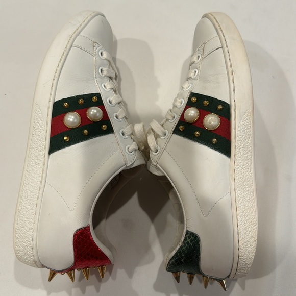 Authentic Gucci sneakers with pearl and spikes design - Picture 7 of 13